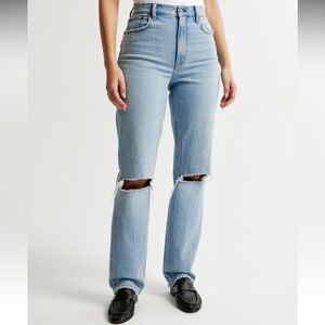 Abercrombie Curve Love Ultra High Rise 90’s Straight - Light Destroy - 27XS